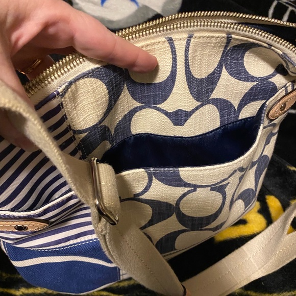 COACH Navy Canvas Bag and wallet Interior zipper pocket & two add’l sewn-in. - Picture 4 of 9